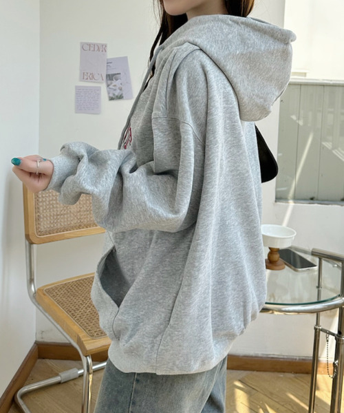 Ada.(エイダ)の「カレッジ風 オーバーサイズ スウェット パーカー(スウェット・レディース・ネイビー/ライトグレー/グレー・FREE)」の16枚目の写真