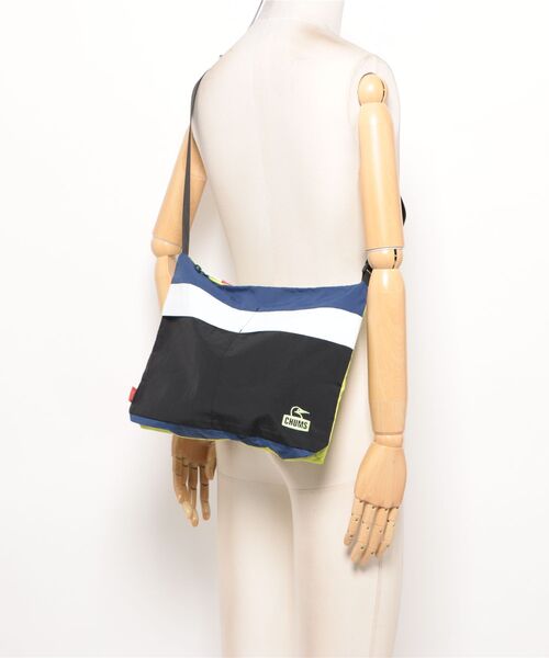 CHUMS(チャムス)の「【CHUMS/チャムス】 Kearns Shoulder Bag(ショルダーバッグ・メンズ・ブラック×ブルー/サンドベージュ/チャコール・FREE)」の8枚目の写真