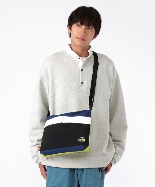 CHUMS(チャムス)の「【CHUMS/チャムス】 Kearns Shoulder Bag(ショルダーバッグ・メンズ・ブラック×ブルー/サンドベージュ/チャコール・FREE)」の9枚目の写真