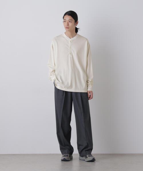 YLEVE(イレーヴ)の「YLEVE / PIGMENT DYED COTTON HENRY NECK LONG-SLEEVE T(Tシャツ/カットソー・メンズ・ホワイト/グリーン・4)」の5枚目の写真