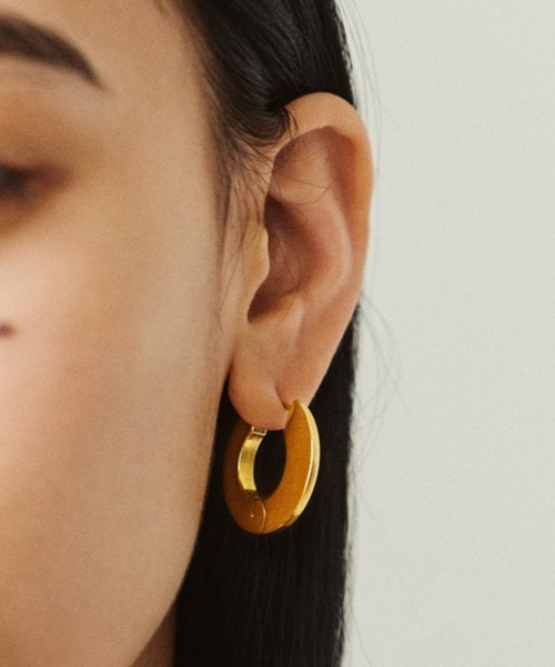 kiehtova】MOLDED OVAL HOOP PIERCE/モウルディド オーバル フープ