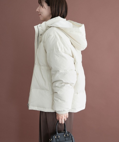 ITEMS URBANRESEARCH(アイテムズ アーバンリサーチ)の「『Sサイズあり』フードダウンジャケット(ダウンジャケット/コート・レディース・ブラック/ホワイト系その他/カーキ・MEDIUM/SMALL)」の16枚目の写真