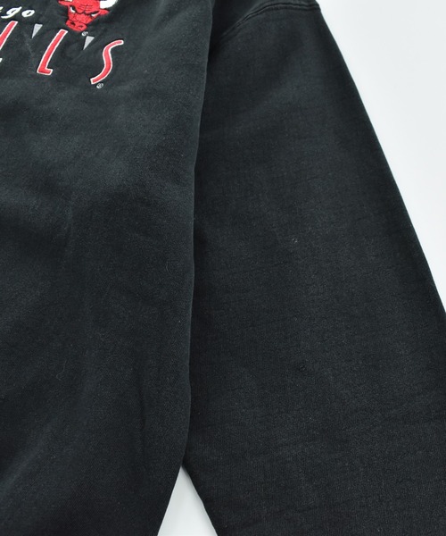 NBA/NFL/NHL/MLB(エヌビーエーエヌエフエルエヌエイチエルエムエルビー)の「【USED】90's NBA chicaga BULLS ロゴ スウェット USA製(スウェット・メンズ・ブラック・X-LARGE)」の5枚目の写真