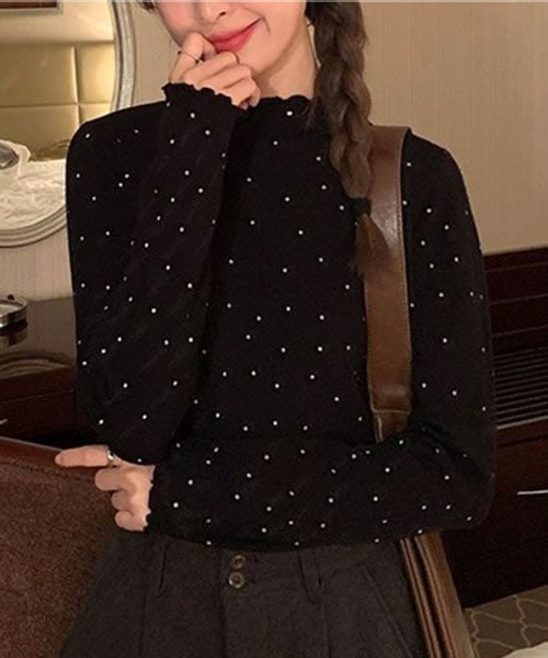 Pittok（ピットク）の「ドット柄 メロウフリル 長袖プチハイネックニット（Tシャツ/カットソー・レディース・ブラック/ホワイト・MEDIUM）」の2枚目の写真