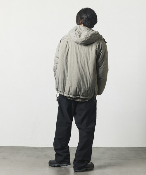 FREAK'S STORE(フリークスストア)の「PRIMALOFT HOODIE JACKET /プリマロフト フーディジャケット(ブルゾン・メンズ・ブラック/チャコールグレー/グリーン/セージグリーン・SMALL/LARGE/MEDIUM)」の6枚目の写真