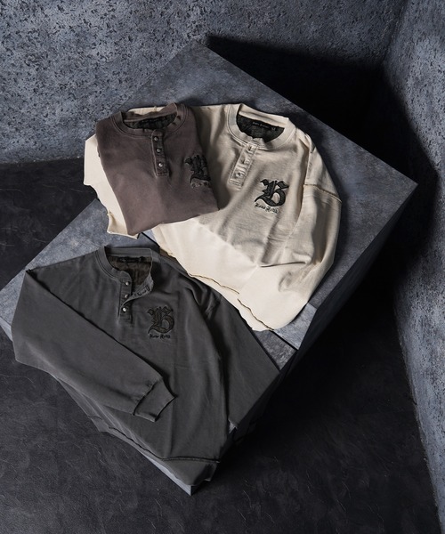 1111clothing（ワンフォークロージング）の「ピグメントダイ コンチョボタン ヘンリーネック ミニ裏毛スウェットトレーナー（スウェット・メンズ・ブラック/グレイッシュベージュ/ブラウン・L/M）」の4枚目の写真