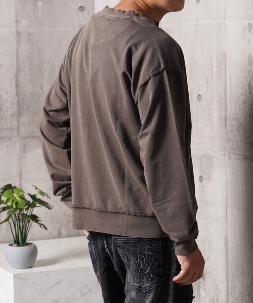 1111clothing（ワンフォークロージング）の「ピグメントダイ コンチョボタン ヘンリーネック ミニ裏毛スウェットトレーナー（スウェット・メンズ・ブラック/グレイッシュベージュ/ブラウン・L/M）」の19枚目の写真