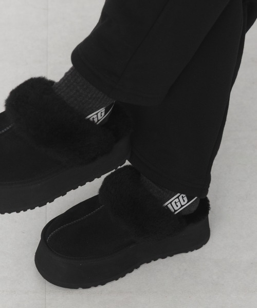 UGG(アグ)の「UGG FUNKETTE(その他シューズ・レディース・キャメル/ブラック/ベージュ・7/8/6)」の4枚目の写真
