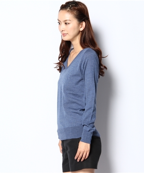 NANO universe（ナノユニバース）の「Basic               Vネック（ニット/セーター・レディース・ベージュ/グレー/ブラック/レッド/ブルー・FREE）」の6枚目の写真