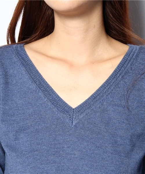 NANO universe（ナノユニバース）の「Basic               Vネック（ニット/セーター・レディース・ベージュ/グレー/ブラック/レッド/ブルー・FREE）」の8枚目の写真