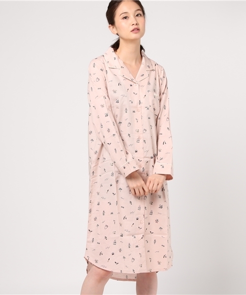 Amostyle By Triumph アモスタイルバイトリンプ の 綿100 総柄 ルームワンピース1 Amstg221 R Op 8 1 ルームウェア パジャマ Wear