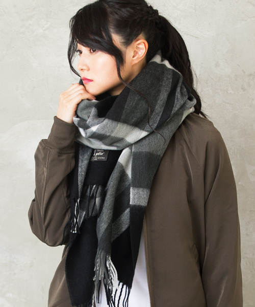 QUEENHEAD(クイーンヘッド)の「大判あったかストール(ストール/ショール・レディース・A/B/C/D/E/F/G/H/I/J/K/L/M/N/O/P/Q/R/S/T/U/V/W/X・FREE)」の3枚目の写真