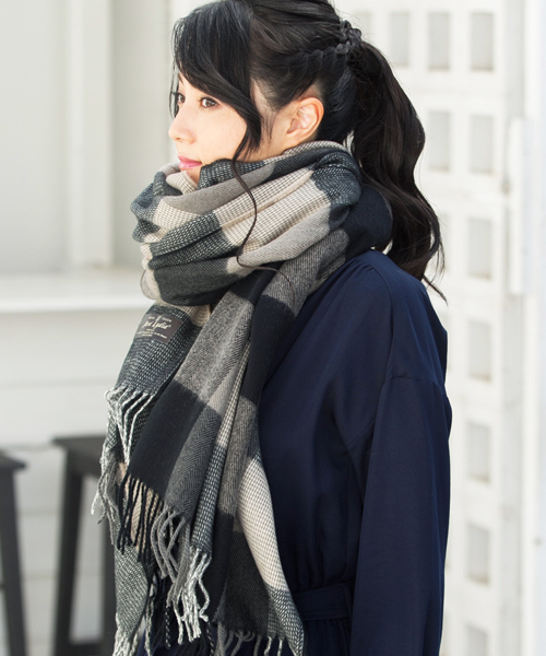 QUEENHEAD(クイーンヘッド)の「大判あったかストール(ストール/ショール・レディース・A/B/C/D/E/F/G/H/I/J/K/L/M/N/O/P/Q/R/S/T/U/V/W/X・FREE)」の4枚目の写真