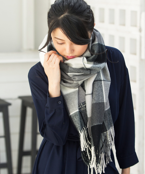 QUEENHEAD(クイーンヘッド)の「大判あったかストール(ストール/ショール・レディース・A/B/C/D/E/F/G/H/I/J/K/L/M/N/O/P/Q/R/S/T/U/V/W/X・FREE)」の5枚目の写真