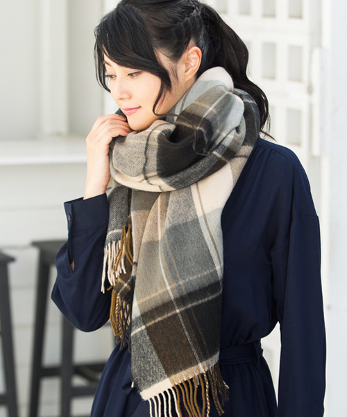 QUEENHEAD(クイーンヘッド)の「大判あったかストール(ストール/ショール・レディース・A/B/C/D/E/F/G/H/I/J/K/L/M/N/O/P/Q/R/S/T/U/V/W/X・FREE)」の6枚目の写真