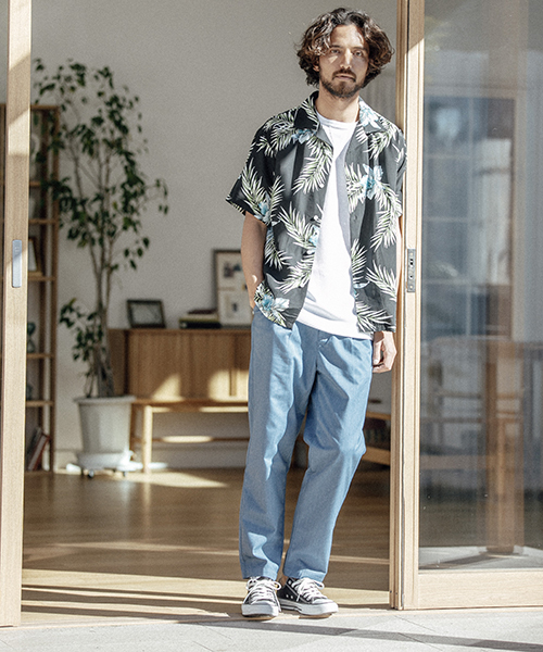 ANGENEHM(アンゲネーム)の「mp5837-Tuck Easy Pants パンツ(その他パンツ・メンズ・ブルー/ブラック/ネイビー・S/M/L)」の5枚目の写真