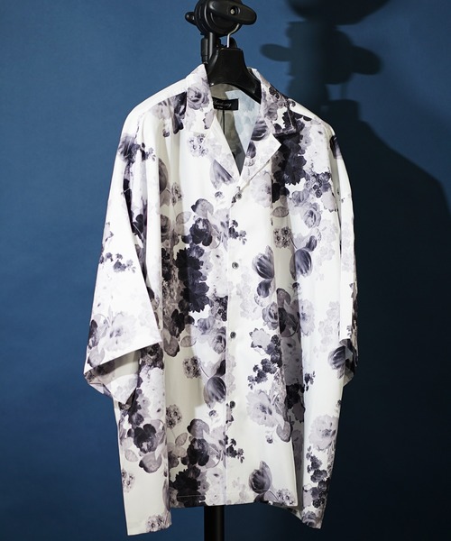 unrelaxing（アンリラクシング）の「オーバーサイズ総柄開襟アロハシャツ（シャツ/ブラウス・メンズ・グレー/ブラック/ホワイト系その他3/ダークネイビー/ホワイト/ブラック系その他6/ブラック系その他4/ピンク系その他/ホワイト系その他/グレー系その他/ブラック系その他2/ラベンダー/ブラック系その他3/ピンク/ブラック系その他5/レッド/ホワイト系その他2/ミント/ホワイト系その他4/ホワイト×パープル/ブラック系その他7/ブラック×ホワイト/ブラック×パープル/ブラック×レッド/ブラック×ブルー/グリーン/その他/その他1/その他2/その他3/その他4/その他5/その他6/ホワイト×ブラック/Z/W/X/Y/T/U/V/N/O/P/Q/R/S/H/I/J/K/L/M/B/C/D/E/F/G/A/その他7/その他8/ホワイト系その他5/チャコールグレー×ブラック/コバルトブルー/その他14/その他13/その他12/ウィート/ダークブルー/グリーン系その他/ライトブラック/ダークブラック/パイソン/クリアブルー/クリアグリーン/ダークアッシュ/ホワイト×ブルー/ライトカーキ/ブラックミックス/ワインレッド/モカ/カーキブラウン/アーミー/ホワイト×レッド/ダークオリーブ/ブラック×ブラック/エメラルドブルー/ライトブルー/ライトグレー/クリアブラウン/スモークピンク/レオパード/ケリーグリーン/その他11/その他10/その他9/マルチ/チェリーレッド/ライトピンク/チョコ/ライトグリーン/アクア/ライトホワイト/Black/ブルーグラス/アッシュブラウン/ブルー系その他/White/グレー系その他2/ブラック系その他/ネイビー/ホワイト系1/ブラック系3/パープル系5/イエロー系5/その他27/その他35/グリーン系2/ブルー系1/パープル系1/パープル系4/イエロー系4/オレンジ系1/ブラック系2/パープル系7/ピンク系2/ホワイト系3/ブラック系5/その他29/グリーン系4/ブルー系3/パープル系6/ピンク系1/ホワイト系2/ブラック系4/ブルー系2/イエロー系3/レッド系4/ブラック系1/ブラック系9/ブルー系8/パープル系3/グリーン系8/レッド系3/ホワイト系6/ブラック系8/パープル系2/イエロー系2/ブルー系6/イエロー系1/レッド系2/ホワイト系5/ブラック系7/その他22/その他31/カーキ系1/グリーン系6/ブルー系5/パープル系8/ピンク系3/ホワイト系4/ブラック系6/グリーン系5/ブルー系4/ベージュ系6/その他21/その他30/ベージュ系5/その他25/その他33/カーキ系3/ブラウン系2/ベージュ系8/カーキ系2/グリーン系7/その他24/その他32/ブラウン系1/ベージュ系7/その他20/その他28/グリーン系3/ベージュ系3/グリーン系9/ブルー系9/その他26/その他34/グリーン系1/ベージュ系1/ベージュ系2/ベージュ系4/ホワイト系7/ホワイト系8/ブルー系7/レッド系1/ブラック×グレー/ホワイト×グレー/アイボリー/カーキ系7/ダークグリーン系/ホワイト系9/スミクロ/ダークグリーン系1/ふじ色系1/アッシュグレー/レッド系5/スカイブルー系6/オリーブ系/アイボリー系4/ライトグレー系1/グレー系1/ベージュ系その他7/ホワイト系その他6/ブラック×ピンク/ホワイト×ピンク/クリアブラック/インディゴブルー/ブルー/ダークブラウン/パープル/ピンク系5/その他19/ホワイト系その他7/ホワイト×グリーン/ホワイト×カーキブラウン/ホワイト系/アイボリー系2/カーキ系8/ブルー系その他2/ブルー系その他3/ブルー系その他4/カーキ系4/ライトグリーン系/ネイビー系5/イエロー系6/イエロー系7/アニマル/その他15/その他16/その他17/その他18/ブルー系その他5/アイボリー系1/ブラック系/グレー系その他3/グリーン系その他2/ダークグリーン系2/ダークグリーン系3/ピンク系4/グレー系その他7/ベージュ系その他/ベージュ系その他4/スカイブルー系/ホワイト×ライトグレー/アイボリー系3/カーキ系6/イエロー系その他/ブラウン系3/ナチュラル/ベージュ系その他3/クリーム・FREE/MEDIUM）」の21枚目の写真