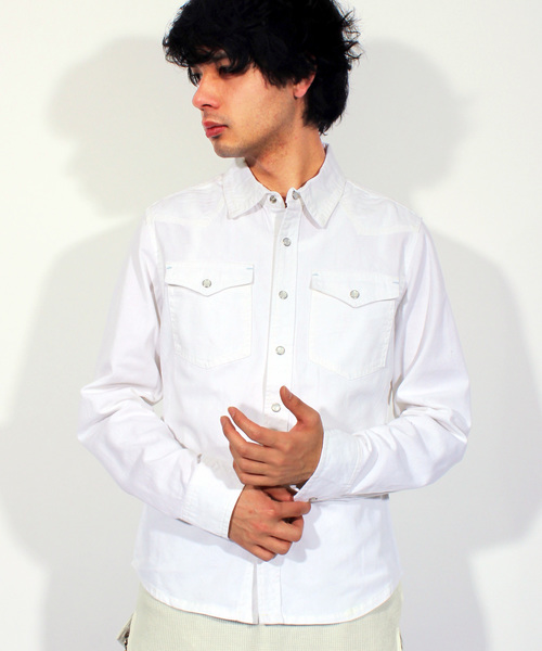 ８(eight)（エイト）の「USED加工 デニムシャツ 長袖シャツ ウエスタンシャツ （シャツ/ブラウス・メンズ・ブラック/ホワイト/ブルー系その他/ブルー系その他2/インディゴブルー・X-LARGE/MEDIUM/LARGE）」の2枚目の写真