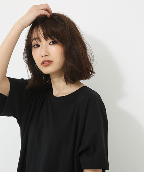 AZUL by moussy（アズールバイマウジー）の「ボリュームカットワンピース（ワンピース・レディース・ブラック/ライトカーキ/ホワイト・MEDIUM/SMALL）」の6枚目の写真