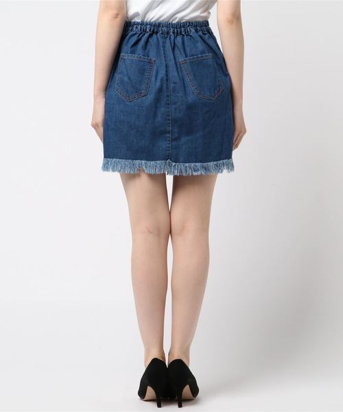 PUNYUS（プニュズ）の「フリンジデニムミニスカート（デニムスカート・レディース・ブラック/インディゴブルー・1/2/4/3）」の5枚目の写真