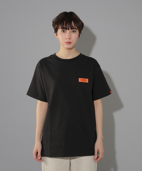 PAGEBOY（ページボーイ）の「【UNIVERSAL OVERALL】ロゴプリントTシャツ（Tシャツ/カットソー・レディース・ホワイト/キャメル/ブラック・FREE）」の6枚目の写真