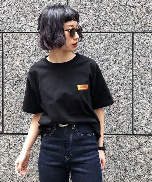 PAGEBOY（ページボーイ）の「【UNIVERSAL OVERALL】ロゴプリントTシャツ（Tシャツ/カットソー・レディース・ホワイト/キャメル/ブラック・FREE）」の18枚目の写真