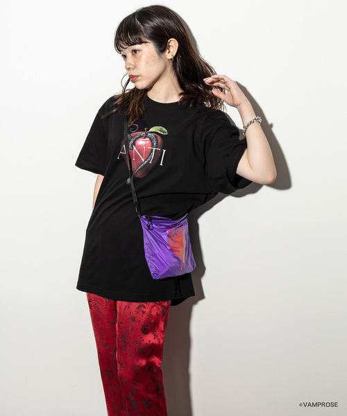 HYDE（ハイド）の「ナイロンサコッシュ 限定缶バッジ付（ショルダーバッグ・レディース・ブラック/パープル/オレンジ・FREE）」の10枚目の写真