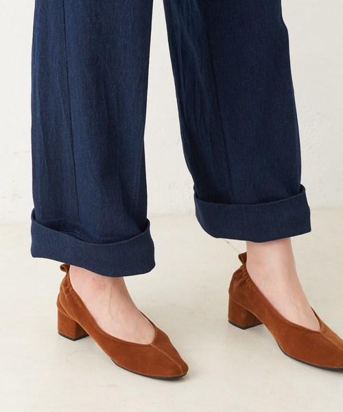 natural couture(ナチュラルクチュール)の「大人シンプルサロペ(サロペット/オーバーオール・レディース・ブラック/オフホワイト/インディゴブルー・FREE)」の4枚目の写真