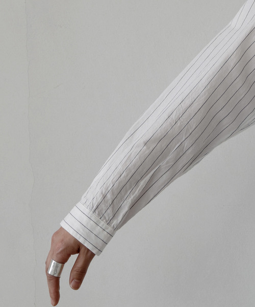 quadro（クオドロ）の「オーガニックコットンストライプワイドシャツ（シャツ/ブラウス・レディース・ホワイト/オフホワイト・FREE）」の10枚目の写真