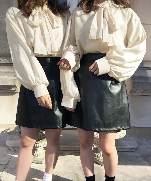 PairPair(ペアペア)の「2WAYボウタイ付イロイロボタンブラウス(シャツ/ブラウス・レディース・ブラック/アイボリー/ピンク/ラベンダー・FREE)」の2枚目の写真