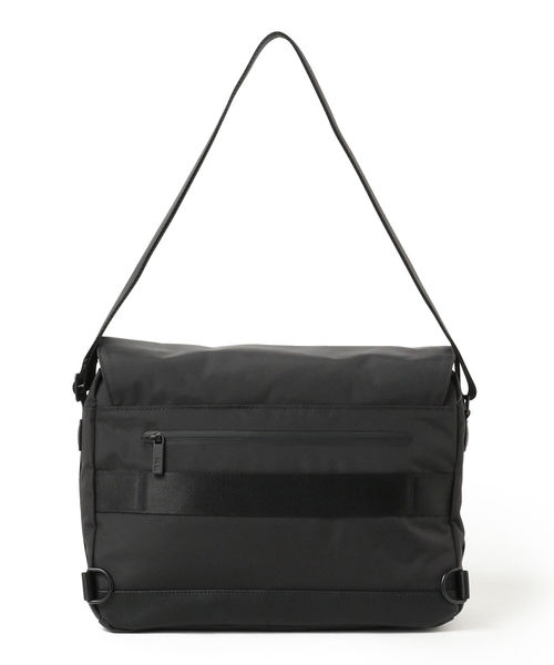BEAMS LIGHTS（ビームスライツ）の「MOLESKINE / メトロ スリム メッセンジャーバッグ（ショルダーバッグ）」 WEAR