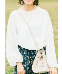 Live in comfort | リブ イン コンフォート 衿ぐり伸びてサッと着やすい マジョリカプリーツをあしらったブラウス(シャツ/ブラウス)