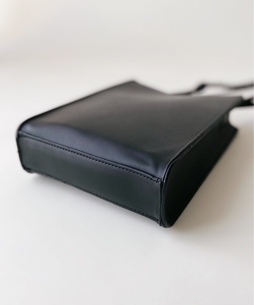 Niell（ニール）の「ロープショルダースクエアミニショルダーバッグ（ショルダーバッグ・メンズ・ホワイト/ブラック/ベージュ・FREE）」の4枚目の写真