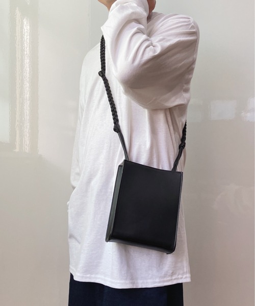 Niell（ニール）の「ロープショルダースクエアミニショルダーバッグ（ショルダーバッグ・メンズ・ホワイト/ブラック/ベージュ・FREE）」の10枚目の写真
