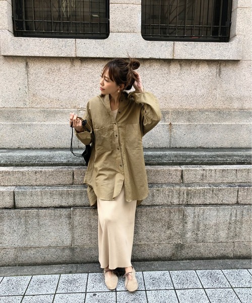 ulu(ウル)の「original Linen oversize shirt(シャツ/ブラウス・レディース・ホワイト/カーキ・FREE)」の2枚目の写真