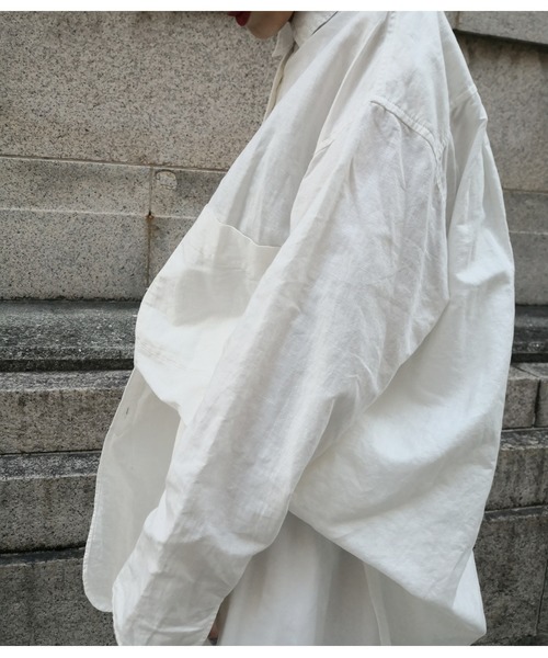 ulu(ウル)の「original Linen oversize shirt(シャツ/ブラウス・レディース・ホワイト/カーキ・FREE)」の7枚目の写真