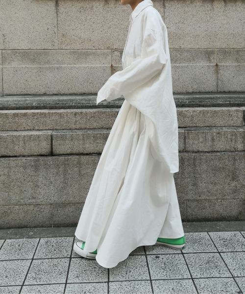 ulu(ウル)の「original Linen oversize shirt(シャツ/ブラウス・レディース・ホワイト/カーキ・FREE)」の12枚目の写真