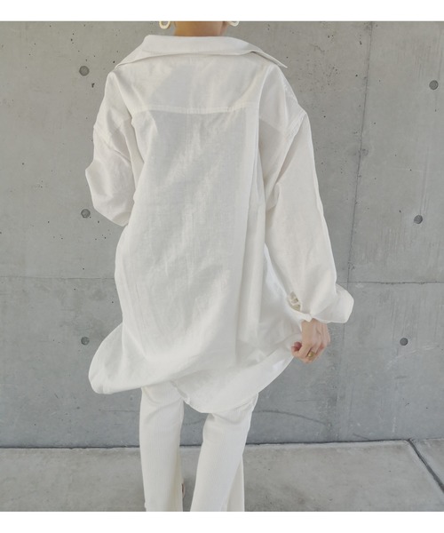 ulu(ウル)の「original Linen oversize shirt(シャツ/ブラウス・レディース・ホワイト/カーキ・FREE)」の13枚目の写真