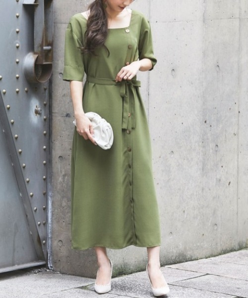&. NOSTALGIA（アンドドットノスタルジア）の「スクエアネックボタンデザインワンピース（ワンピース・レディース・カーキ/ブラウン・FREE）」の2枚目の写真