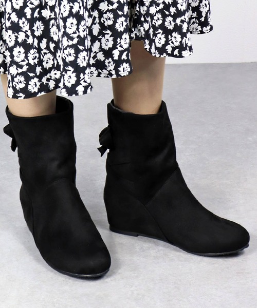 LibertyDoll(リバティードール)の「Liberty doll / インヒールバックリボンブーツ 5.5cm 美脚 ファー ショートブーツ レディース(9006)(ブーツ・レディース・ブラック/ダークブラウン/ネイビー/グレー/ブラウン系その他・LL/S/M/L)」の2枚目の写真