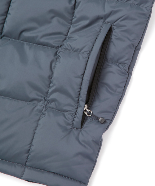 BEAUTY&YOUTH UNITED ARROWS（ビューティーアンドユースユナイテッドアローズ）の「BY ∴ ナイロン インナー/ダウン ベスト ◆（ダウンジャケット/コート・メンズ・ブラック/ネイビー・SMALL/MEDIUM/X-LARGE/LARGE）」の4枚目の写真