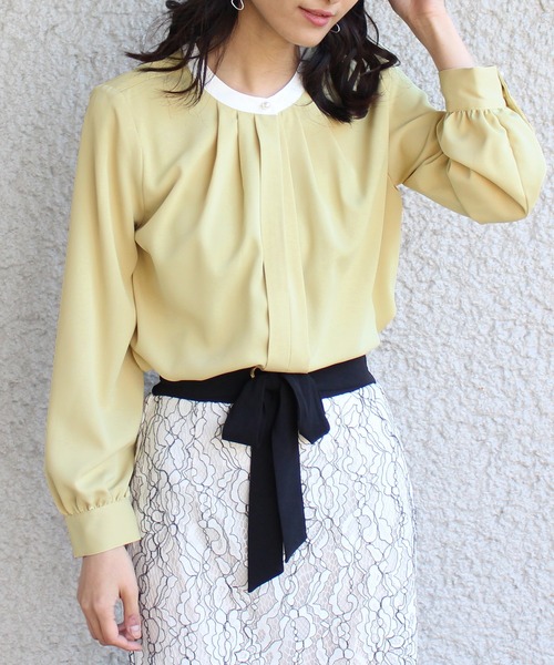 TRUDEA(トルディア)の「【non-no3月号掲載アイテム】バンドカラー2WAYデザインブラウス(シャツ/ブラウス・レディース・モカ/イエロー/ネイビー/グレイッシュブルー/ホワイト・MEDIUM/LARGE)」の15枚目の写真