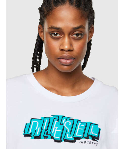 DIESEL（ディーゼル）の「レディース Tシャツ ボクシー ロゴ  クルーネック 半袖（Tシャツ/カットソー・レディース・ホワイト/ブラック/ブルー・SMALL/MEDIUM/X-SMALL/XX-SMALL）」の6枚目の写真