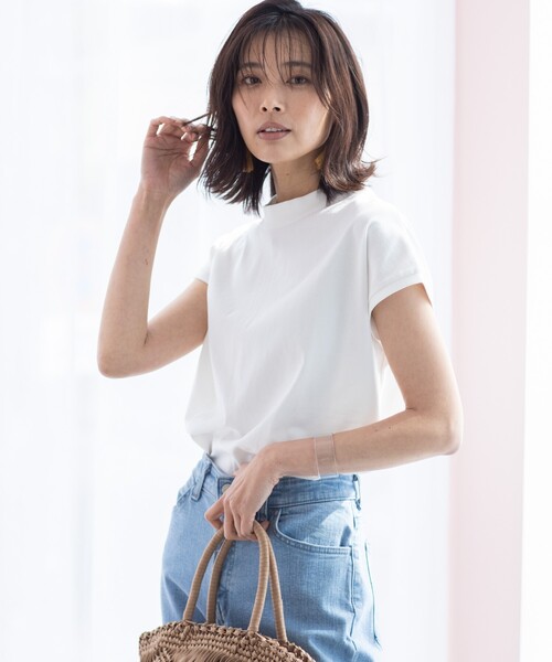 THE SHOP TK （ザ ショップ ティーケー ）の「◆【VERY6月号掲載】【洗濯100回試験クリア】ラウンドヘムモックネックカットソー（Tシャツ/カットソー・レディース・チャコールグレー/ベージュ/オフホワイト/オレンジ・12/14/13/11）」の2枚目の写真