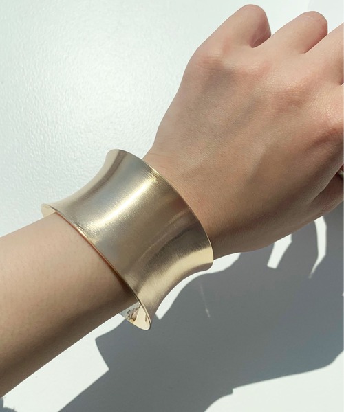 PairPair(ペアペア)の「アソートバングル(バングル/リストバンド・レディース・ライトグレー/シルバー/ゴールド/ナチュラル・FREE)」の8枚目の写真