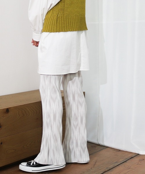 Per sist ence(パーシエンス)の「Per sist ence/パーシエンス 楊柳プリントプリーツフレアパンツ(その他パンツ・レディース・ベージュ/グレー/カーキ・FREE)」の2枚目の写真