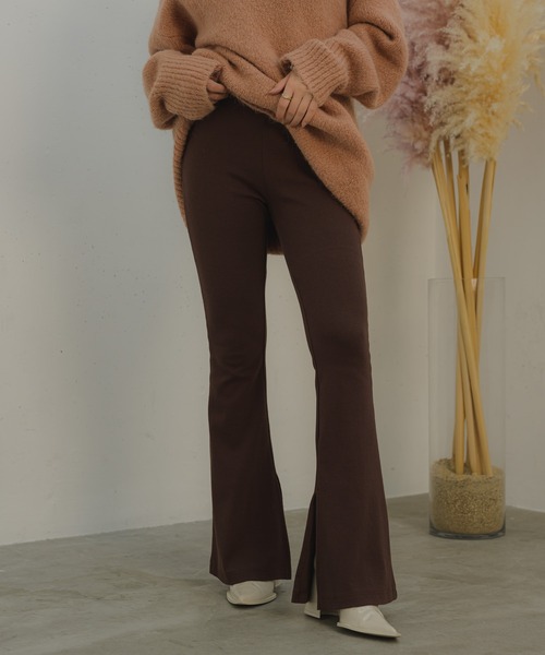 VRIA CHARME（バリアシャルム）の「リブフレアパンツ（その他パンツ・レディース・モカ/ブラック/ブラウン/ピンク・MEDIUM/SMALL）」の2枚目の写真