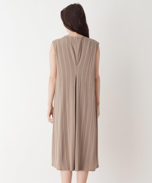 pink adobe（ピンクアドベ）の「◆【M-LL】楊柳ストライプノースリーブワンピース（ワンピース・レディース・ブラック/カーキ/オレンジ/ライトベージュ・40/38/42）」の8枚目の写真