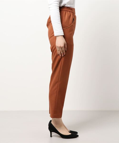 Doux archives（ドゥアルシーヴ）の「パイピングセンターストレッチパンツ（スラックス・レディース・ブルー/グレイッシュベージュ/レッド系その他・MEDIUM/SMALL）」の4枚目の写真