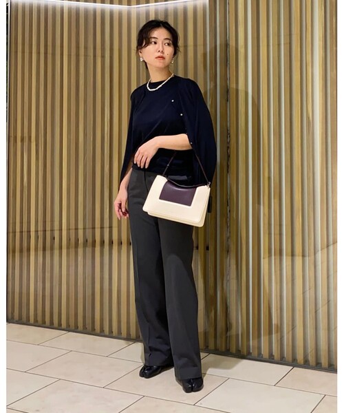 TOMORROWLAND （トゥモローランド）の「スーパーファインウール クルーネックカーディガン（カーディガン/ボレロ・レディース・チャコールグレー/ネイビー/カーキ/ピンク/イエロー/ライトベージュ・S/M）」の7枚目の写真